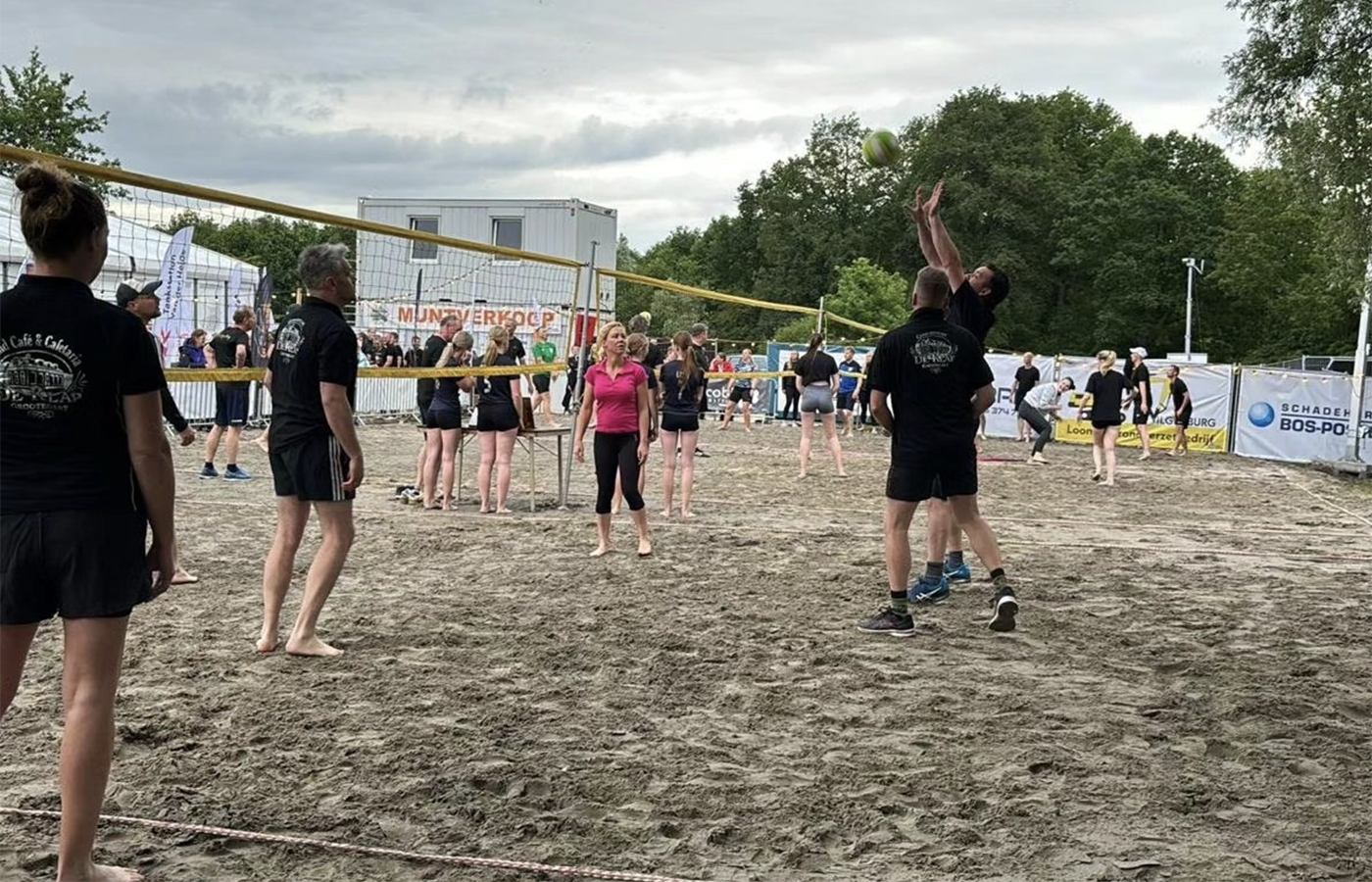 beachvolleybaltoernooi Feestweek Grootegast