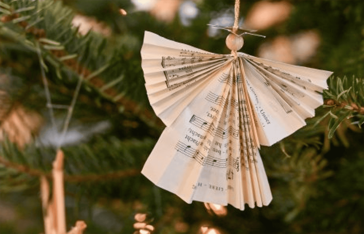 Kerstworkshop voor volwassenen in de bibliotheek van Grootegast