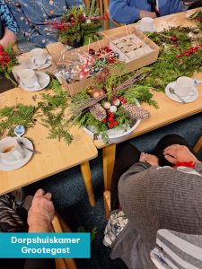 ontmoet elkaar in de dorpshuiskamer in grootegast
